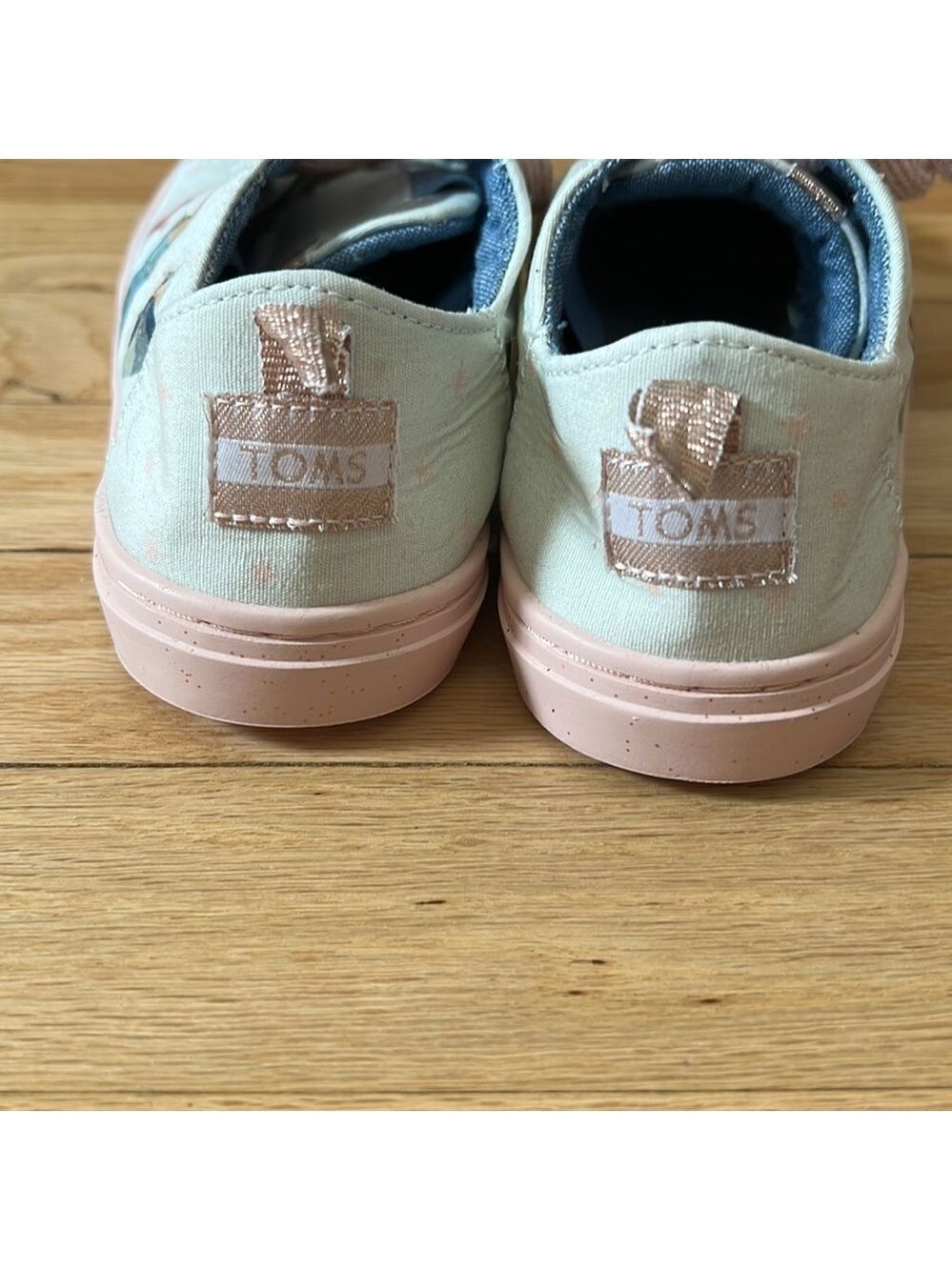Disney TOMS Princess Aurora Sleeping Beauty Girls Size 3 Sneakers - Picture 4 of 11